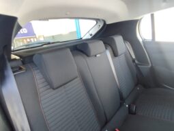 Peugeot e-208 completo