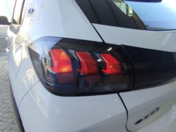 Peugeot e-208 completo