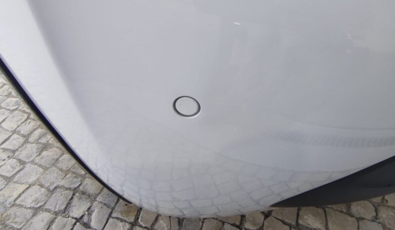 Peugeot e-208 completo