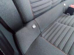 Peugeot e-208 completo