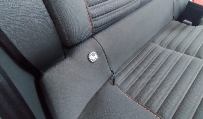 Peugeot e-208 completo