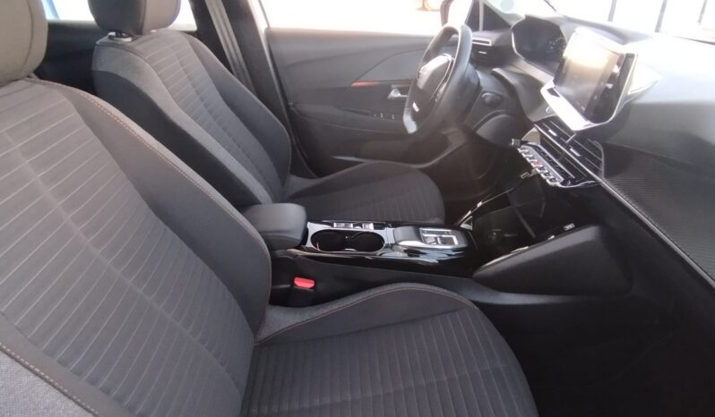 Peugeot e-208 completo