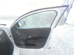 Peugeot e-208 completo