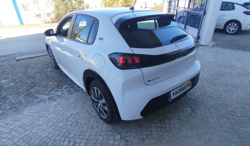 Peugeot e-208 completo