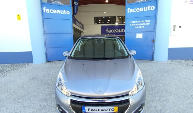 Peugeot 208 completo