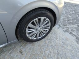 Peugeot 208 completo