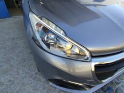 Peugeot 208 completo