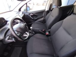 Peugeot 208 completo
