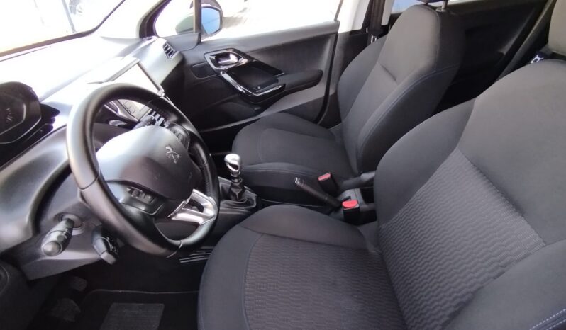Peugeot 208 completo