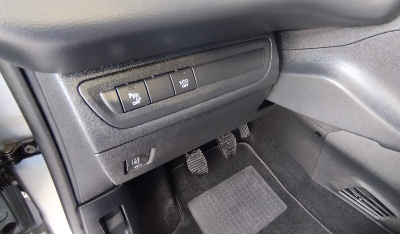 Peugeot 208 completo