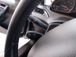 Peugeot 208 completo