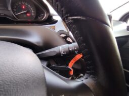 Peugeot 208 completo