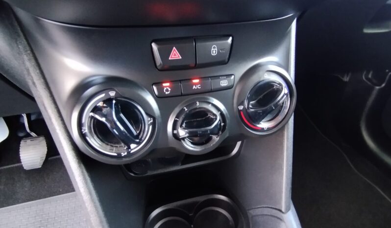 Peugeot 208 completo
