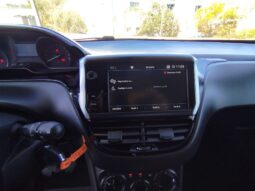 Peugeot 208 completo