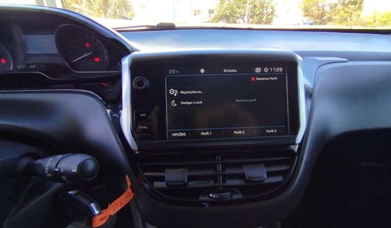 Peugeot 208 completo