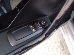 Peugeot 208 completo