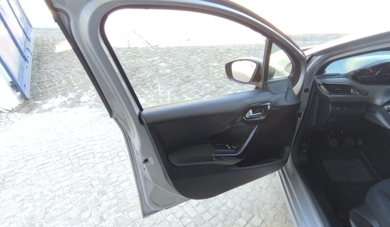 Peugeot 208 completo