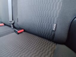 Peugeot 208 completo