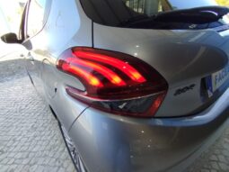 Peugeot 208 completo