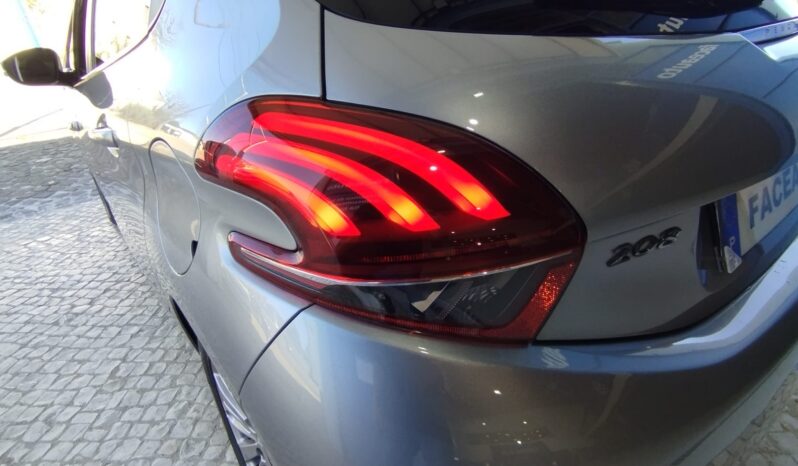 Peugeot 208 completo