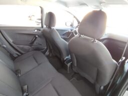 Peugeot 208 completo