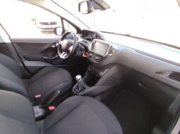 Peugeot 208 completo