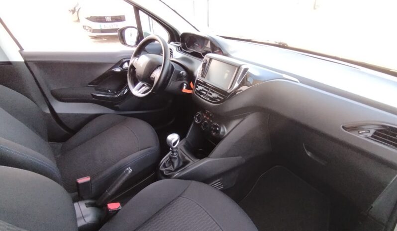 Peugeot 208 completo