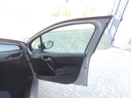 Peugeot 208 completo