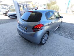 Peugeot 208 completo
