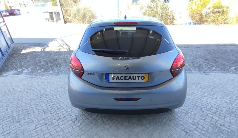 Peugeot 208 completo