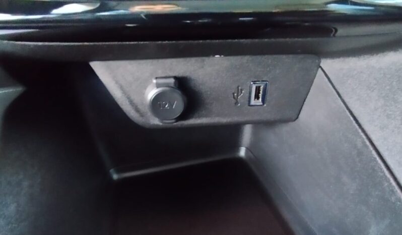 Opel Corsa-E completo
