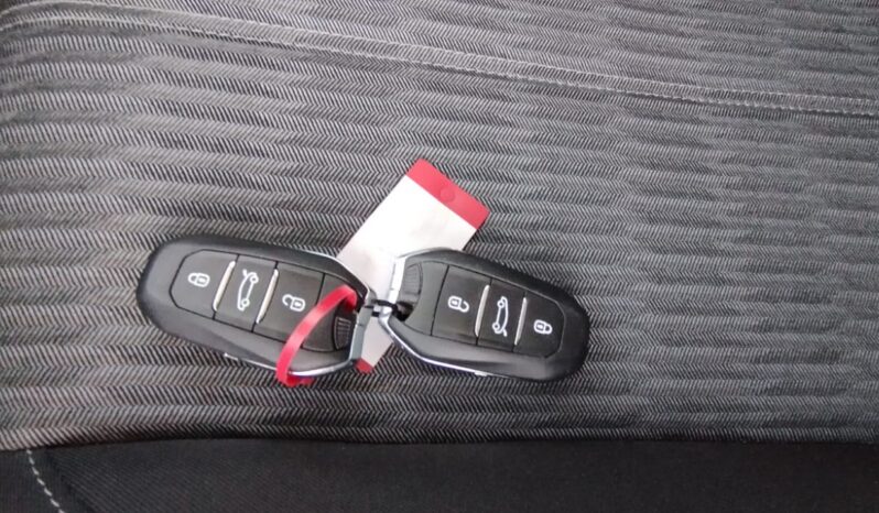 Opel Corsa-E completo