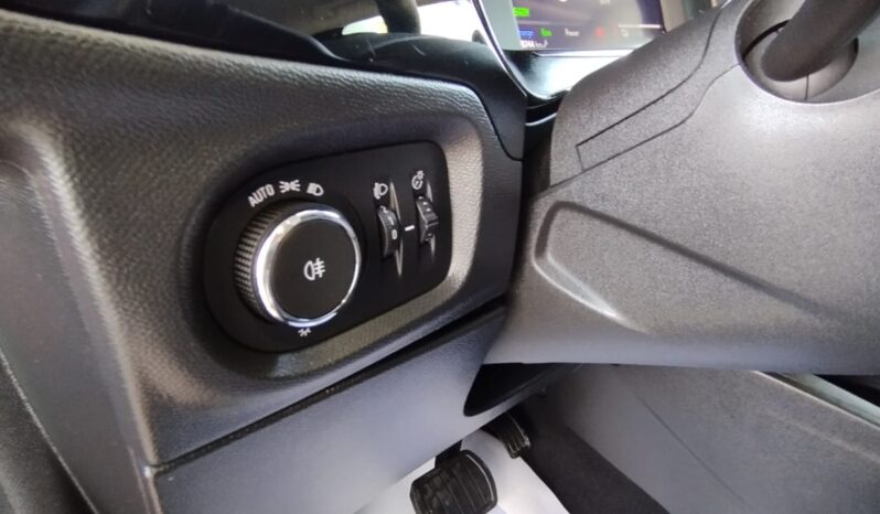 Opel Corsa-E completo