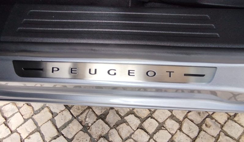 Peugeot 2008 GT completo