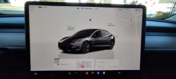 Tesla Model 3 completo