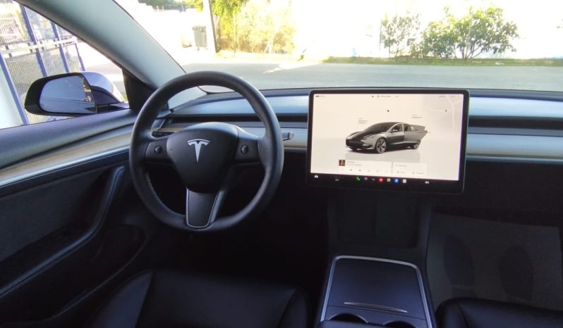 Tesla Model 3 completo