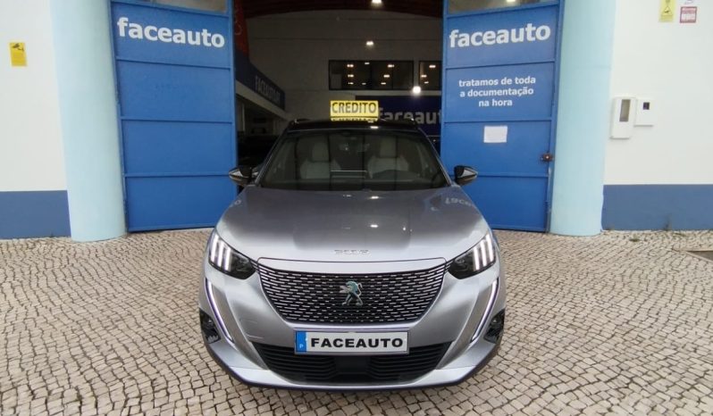 Peugeot e-2008 completo