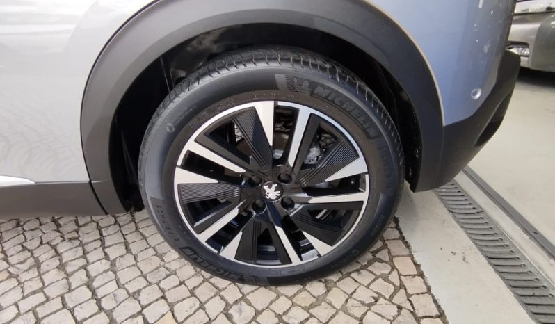 Peugeot e-2008 completo