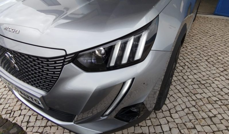 Peugeot e-2008 completo