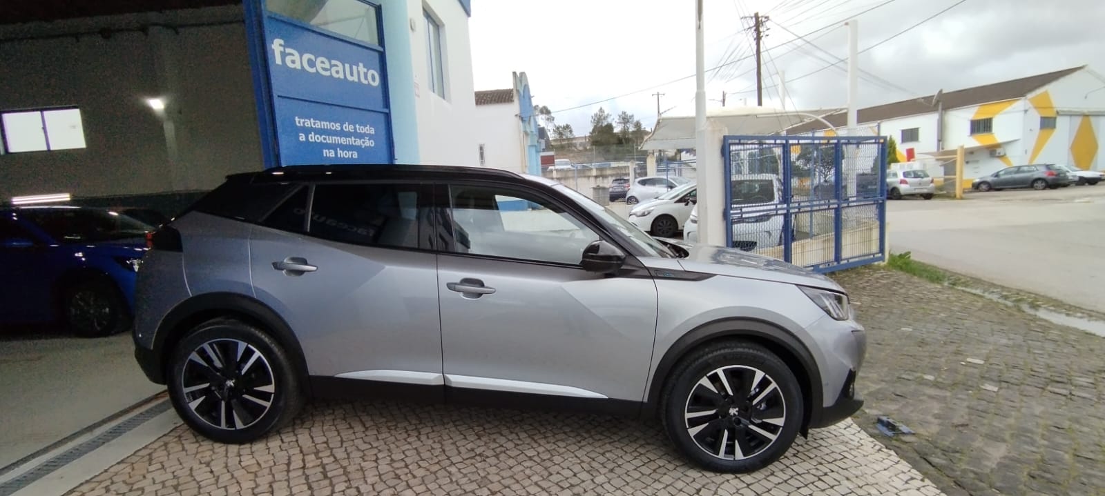 Peugeot e-2008
