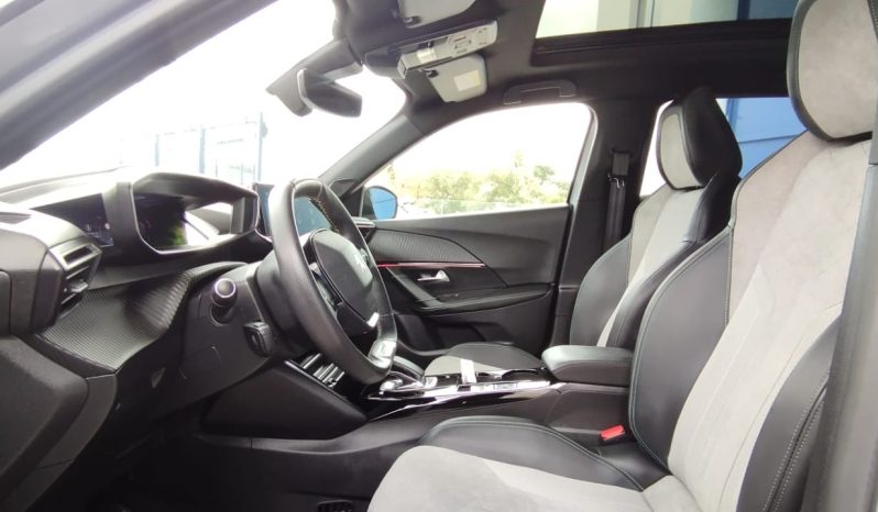 Peugeot e-2008 completo