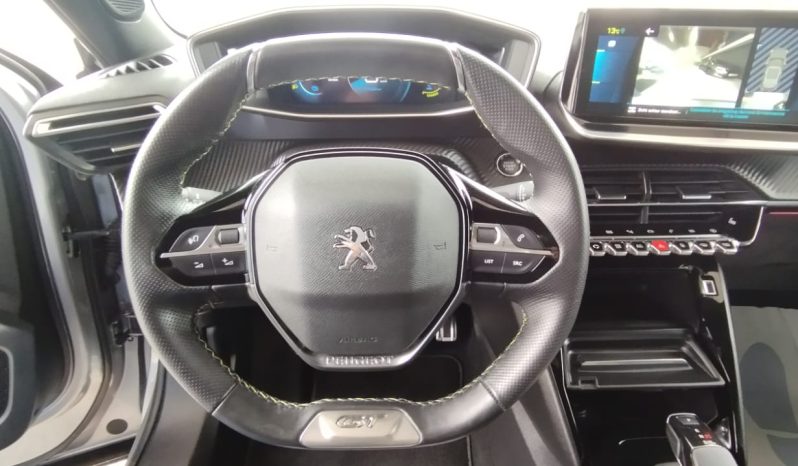Peugeot e-2008 completo