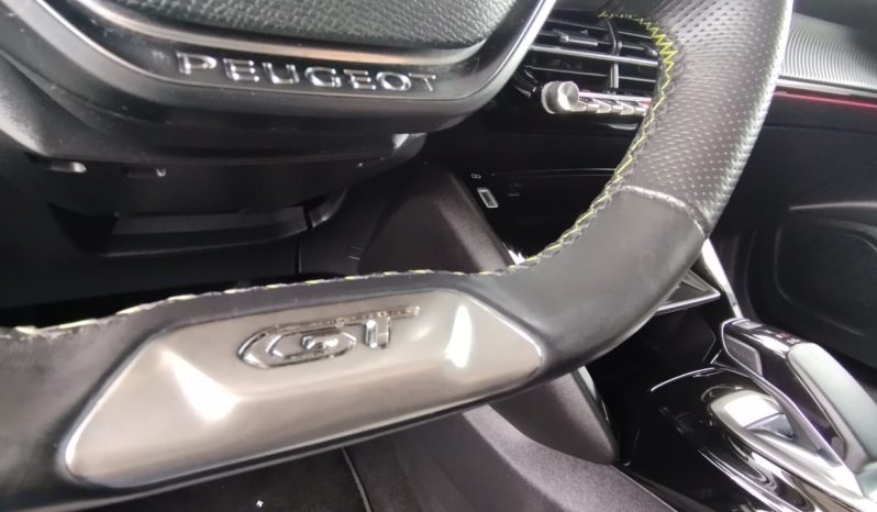 Peugeot e-2008 completo