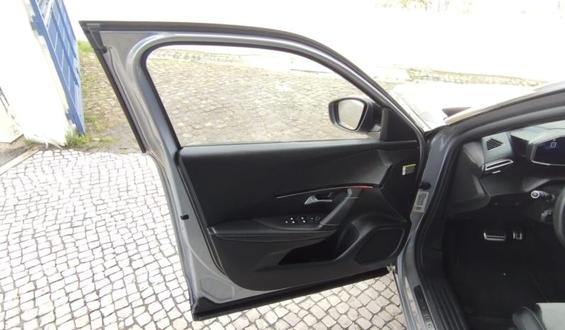 Peugeot e-2008 completo