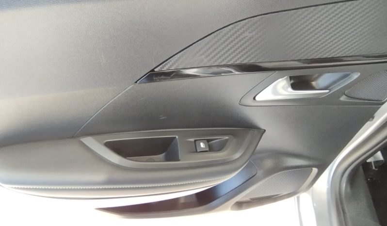 Peugeot e-2008 completo