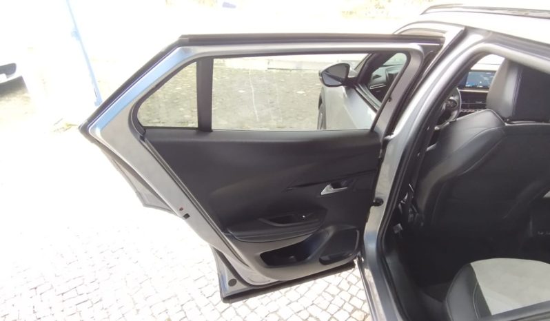 Peugeot e-2008 completo