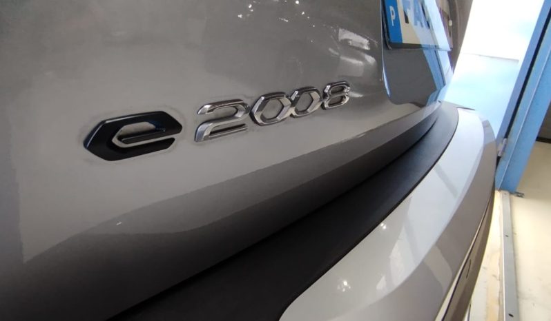 Peugeot e-2008 completo