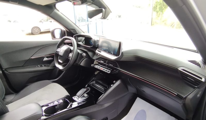Peugeot e-2008 completo