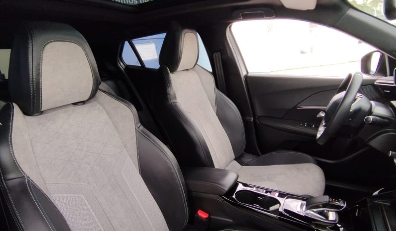 Peugeot e-2008 completo
