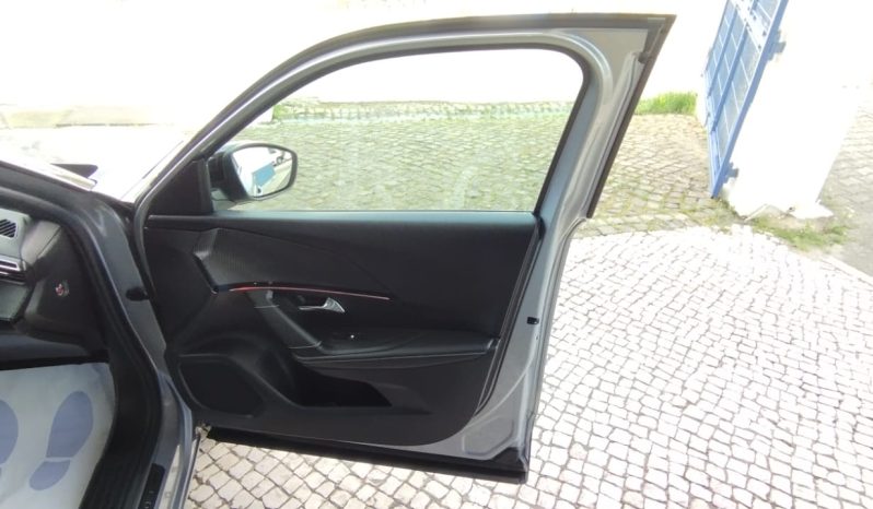 Peugeot e-2008 completo